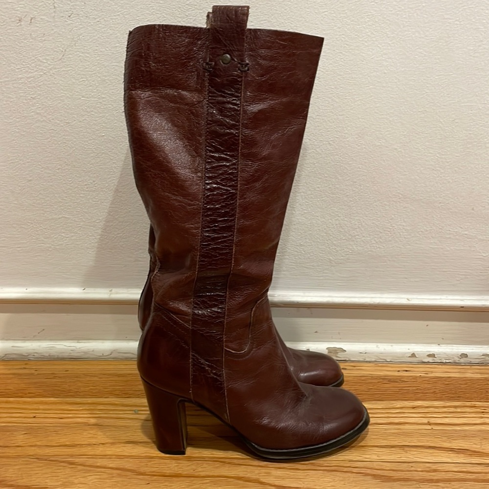 Brown heeled leather boots